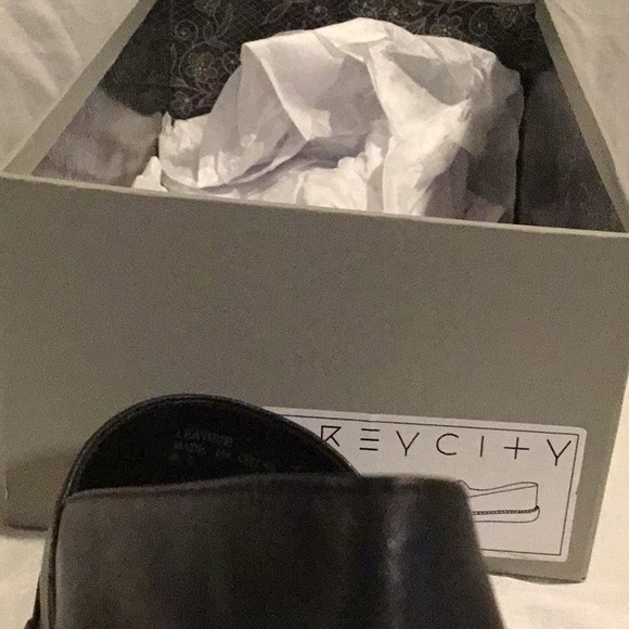 grey city shoes - Picture 5 of 6